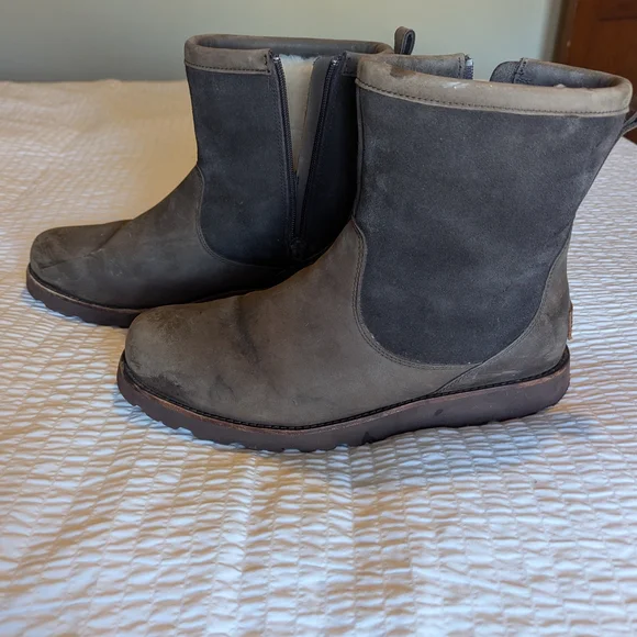 UGG Hendren Waterproof Boots - Men's size 11 - Picture 5 of 7